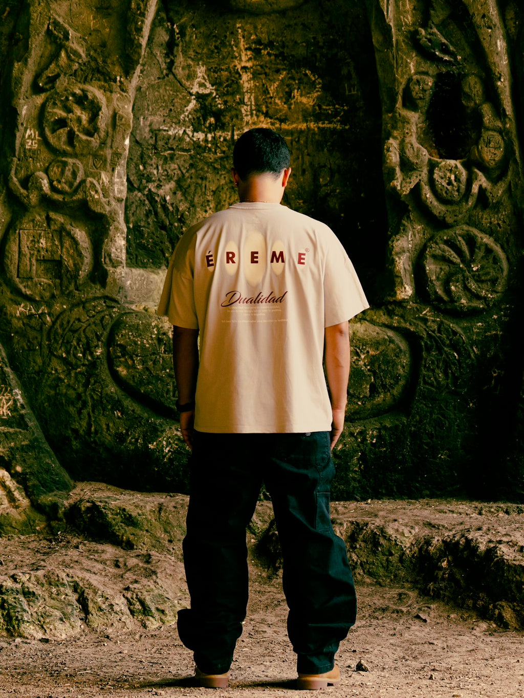 "DUALIDAD" OVERSIZE T-SHIRT.